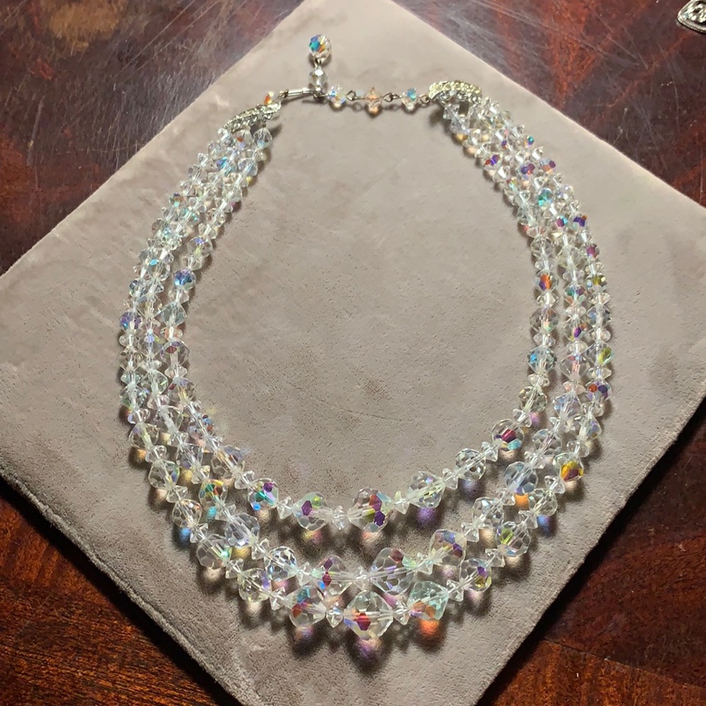 Vintage iridescent beaded Necklace